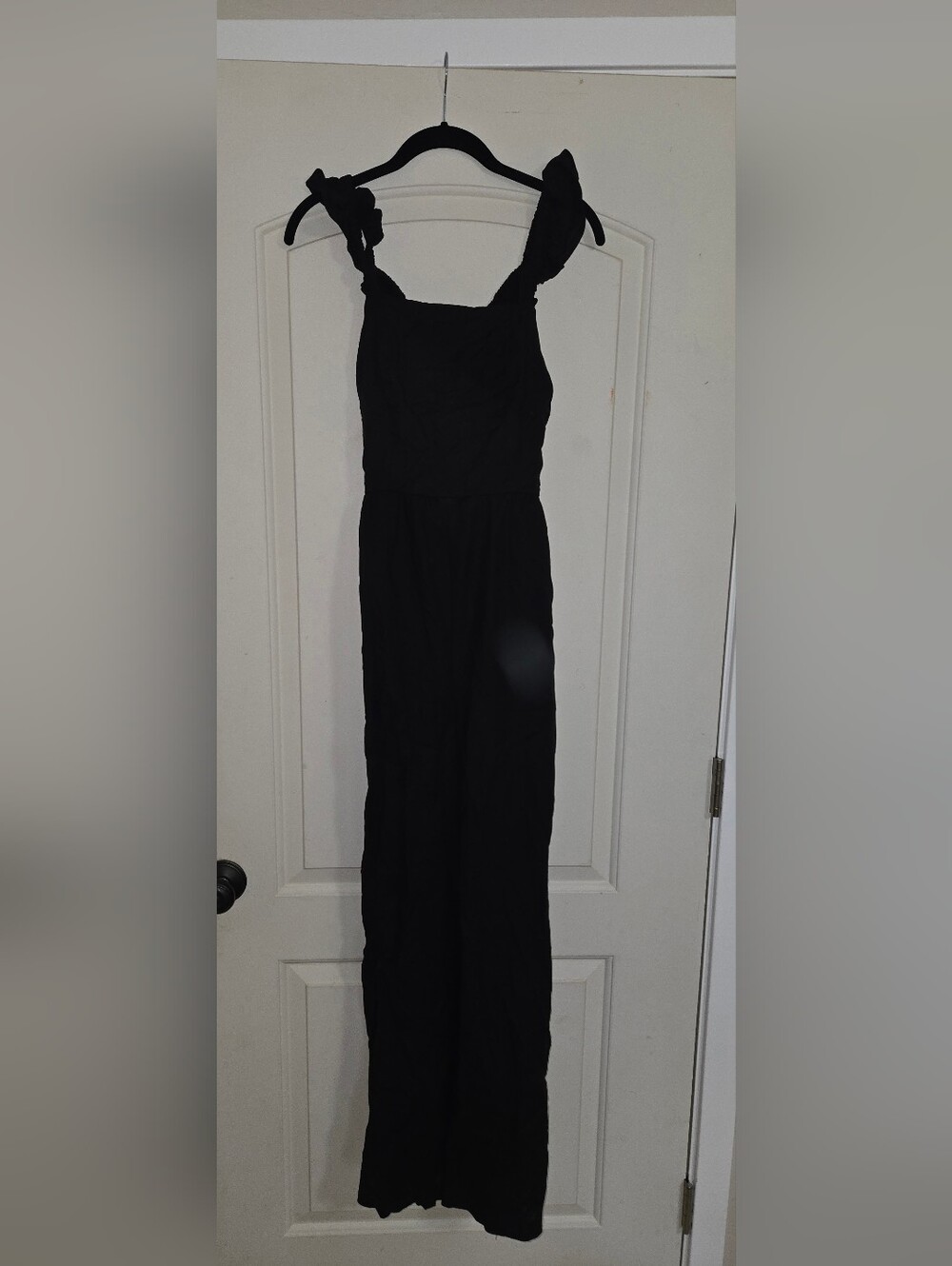 Black Sleeveless Crisscross Back Women's Jumpsuit